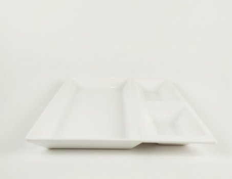 Блюдо для подачі з меламіну трисекційне біле 27×22,5×2,5 см